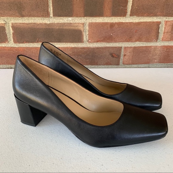 naturalizer chunky heel